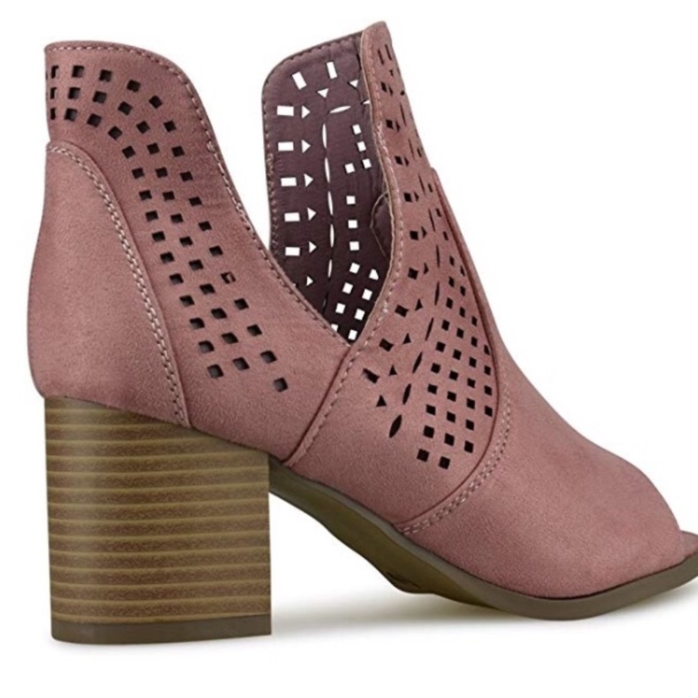 💗Pink suede booties